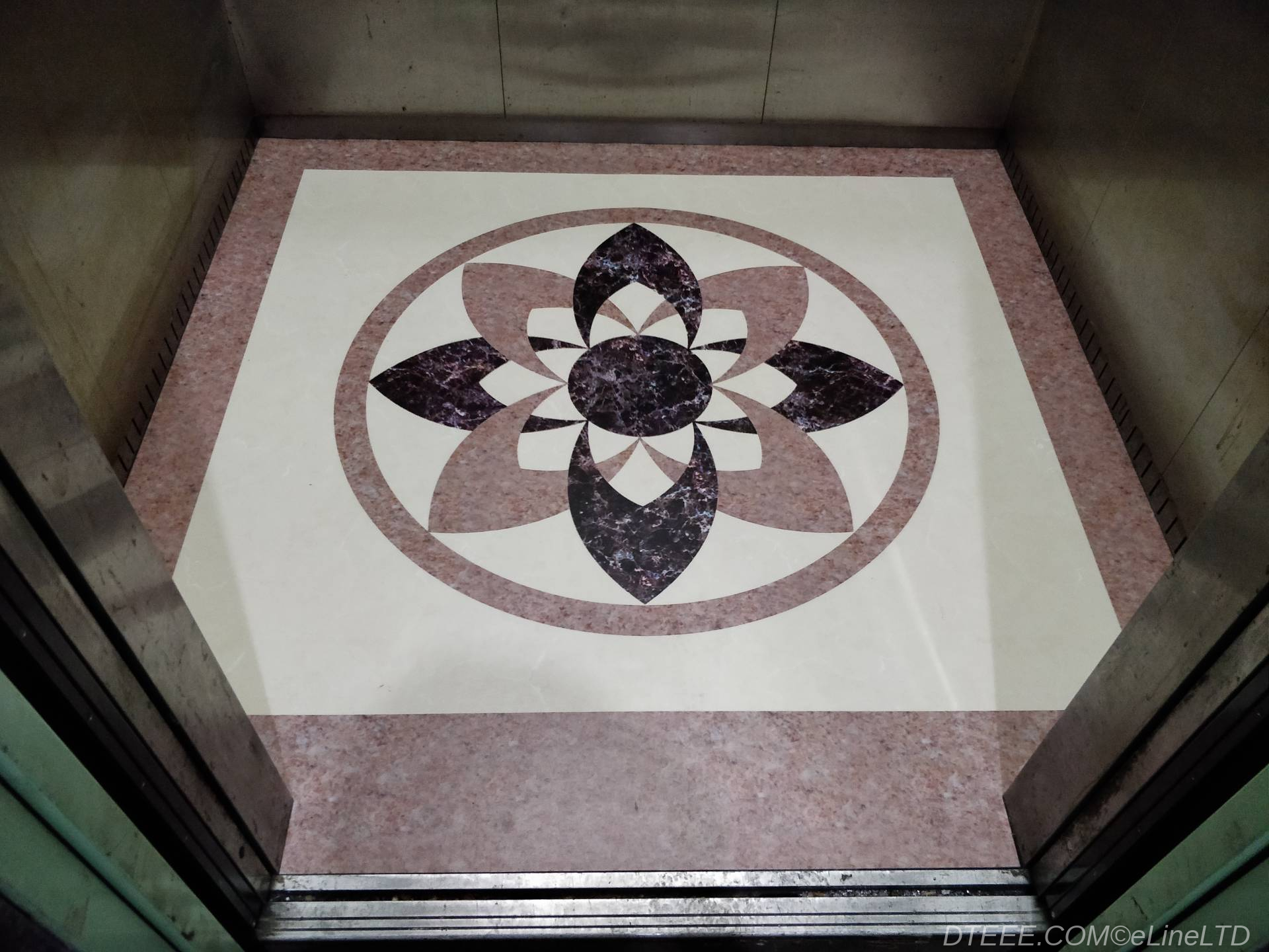 电梯前室地面装饰图片